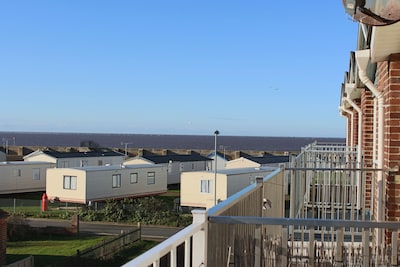 3 Bedroom, 2 Bathroom Property. Balcony with sea view based in Hunstanton.