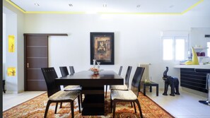 Dining table 
