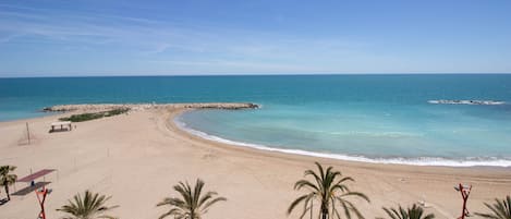 VISTA DE LA PLAYA DESDE EL APARTAMENTO