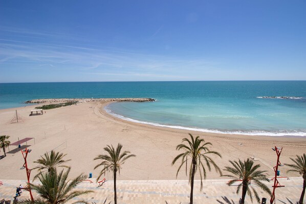 VISTA DE LA PLAYA DESDE EL APARTAMENTO