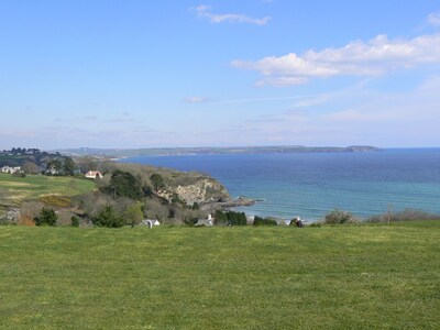 2 cama Cornish casa de campo con vistas panorámicas a la bahía de St Austell. Golf en la puerta.