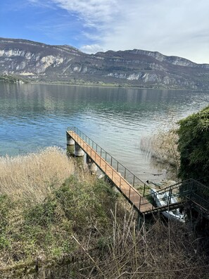 Private pontoon