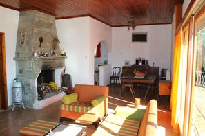 Living and dining area