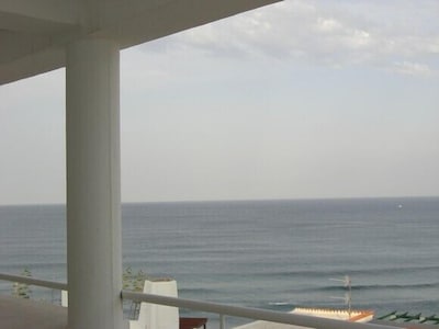 Nice apartment with 30m terrace and stunning sea views