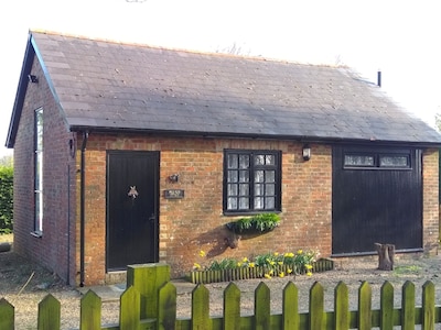 Haustierfreundliches 1-Bett-Cottage in Sellindge, Kent