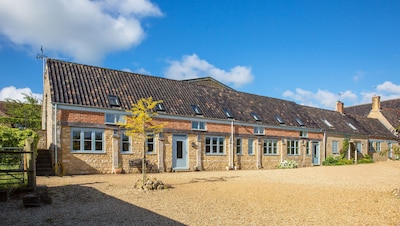 Piper Lodge - Una conversión llena de luz de un edificio antiguo - ubicación rural