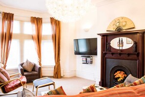 more of the lounge