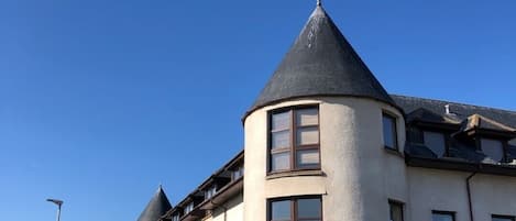 First floor turret apartment