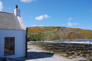 Don't think you can live closer to the sea shore.