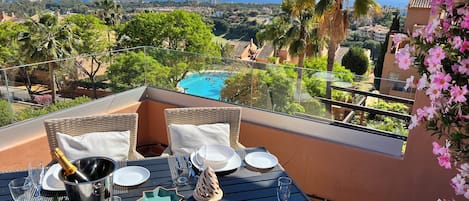 Glass balcony on the terrace drining area maximizing the expansive sea views