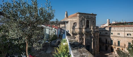 Attico 14 - vista su Piazza Vittorio Emanule e Chiesa Santa Chiara