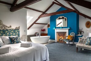 The Farmhouse - Peacock loft