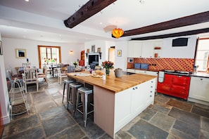 Farmhouse Kitchen - Fully Equipped with 2 Dishwashers, Fridges, Range, Aga etc 