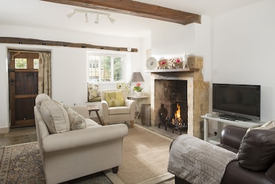 Wonderful Grade II Cotswold Stone Cottage in Perfect Location