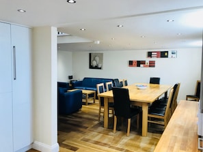 Dining / Seating Area
