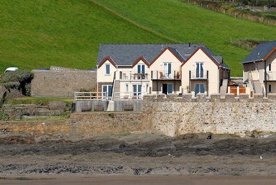 Out Of The Blue Is Situated In A Breathtaking Location Overlooking Croyde Beach.