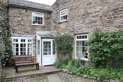 4 Star Cottage in Reeth, Swaledale **Discounts may apply**