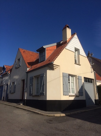 Plein centre du village de wissant maison refaite Ă neuf