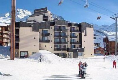 Fantástico apartamento con capacidad para 6, directamente en la pista, esquí de entrada y salida. 