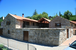 Casa del Ingles viewed from the driveway