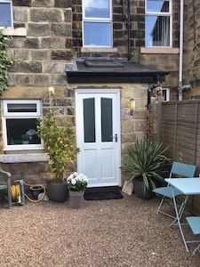 Beautiful three bedroom terrace property near to Harrogate Conference Centre