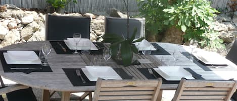 Teak outdoor furniture BBQ and Plancha