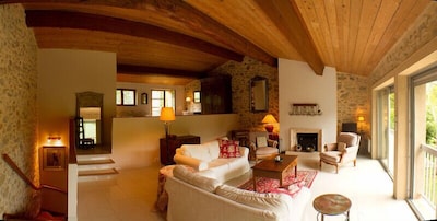 Classic well-situated rural 2-bedroom stone house in the Aude