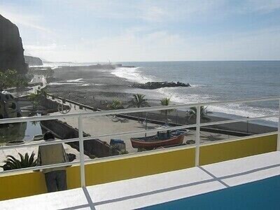 2 x Sea-view 1 Double Bedroom Apartments located in Puerto de Tazacorte, La Palm