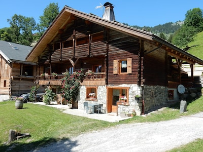 CHARMING RENTAL 5 * WITH JACUZZI IN A RENOVATED SAVOYARD FARM