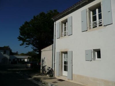 Charming new house, quiet location in the heart of St Martin de Re