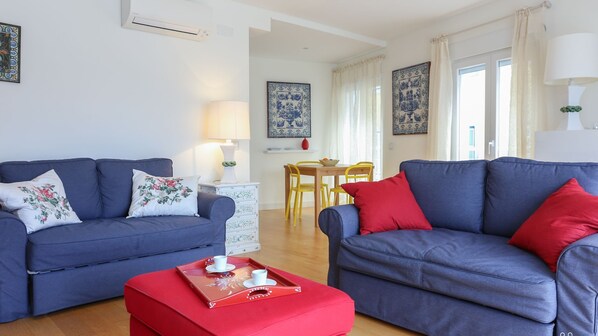 A bright and colorful living room.
#comfort #design #portugl #pt #lisbon