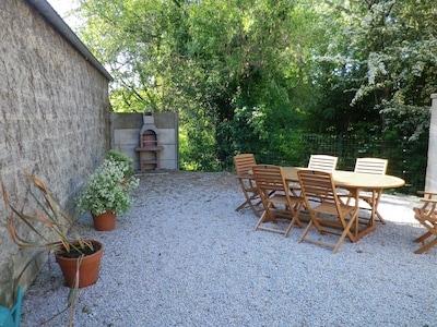 10 minutes from the beaches, large house by the stream. Ideal for families