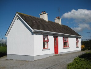 O'Brien's Irish Cottage  Kinnitty Co Offaly.