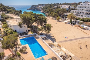 Community pool