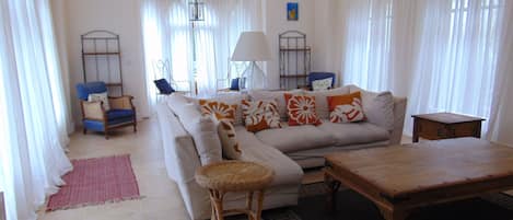 Sitting Room from the front.