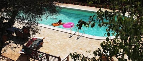 La piscine à usage exclusif des vacanciers 