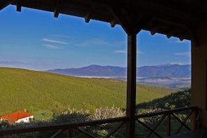 Balcon View to the Mountains
