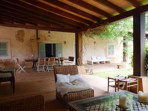 Covered terrace from guest house