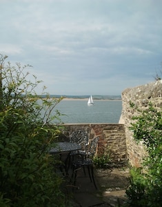 18th Century Cottage On Waterfront, Panoramic Sea Views, Courtyard Garden