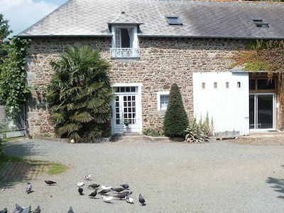 Very comfortable gite with indoor pool only 40 mins from St Malo