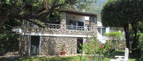 front view of villa