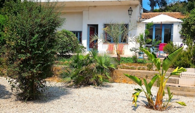 SANARY S / Mer Bonito apartamento + terraza y jardín para 4 personas!