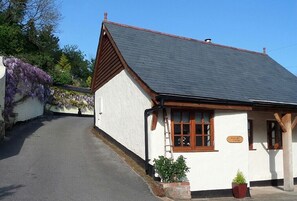 Entrance to Acorn Cottage