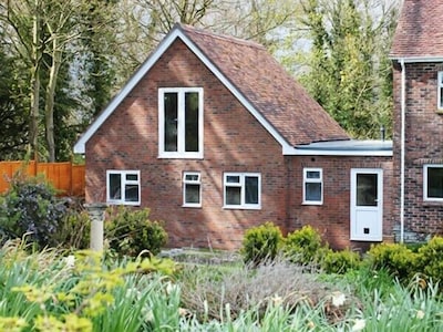 Beautifully converted cottage in peaceful country setting near Lulworth Cove