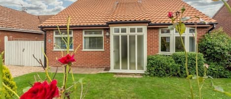 Dolphin, Burnham Market: A comfortable two bedroom bungalow