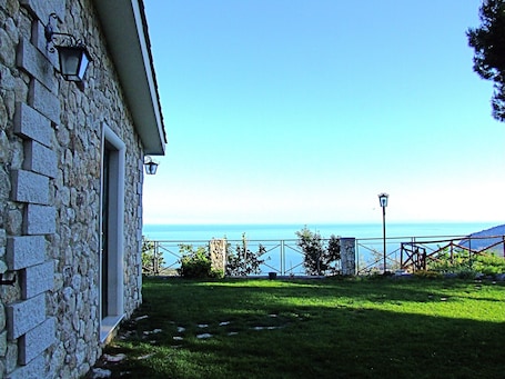 The cottage (semi-detached)