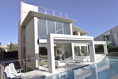 Design villa, with pool and views
