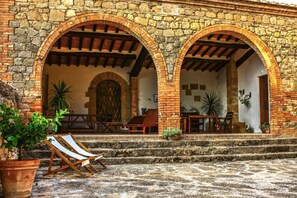 Close up of the equipped Patio and the old arches