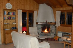 Sitting area and fireplace