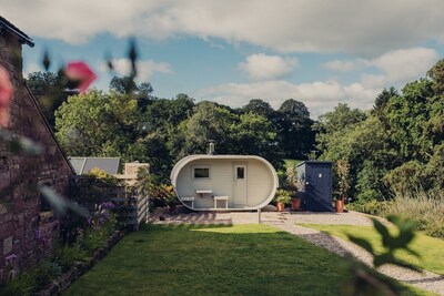 Luxury barn in Peak District National Park - peaceful with great views